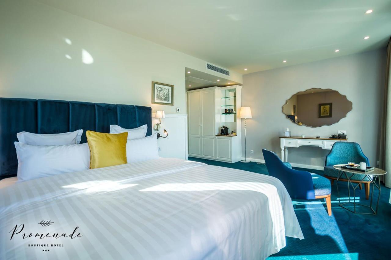 Promenade Hotel