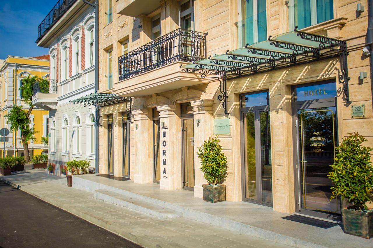 Promenade Hotel